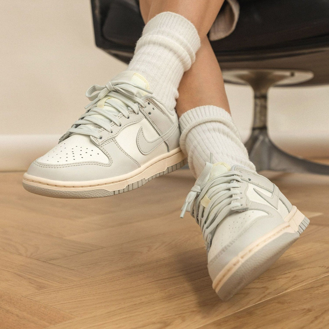 Nike Dunk Low Wmns 'Light Bone'- Streetwear Fashion - helmiss.com