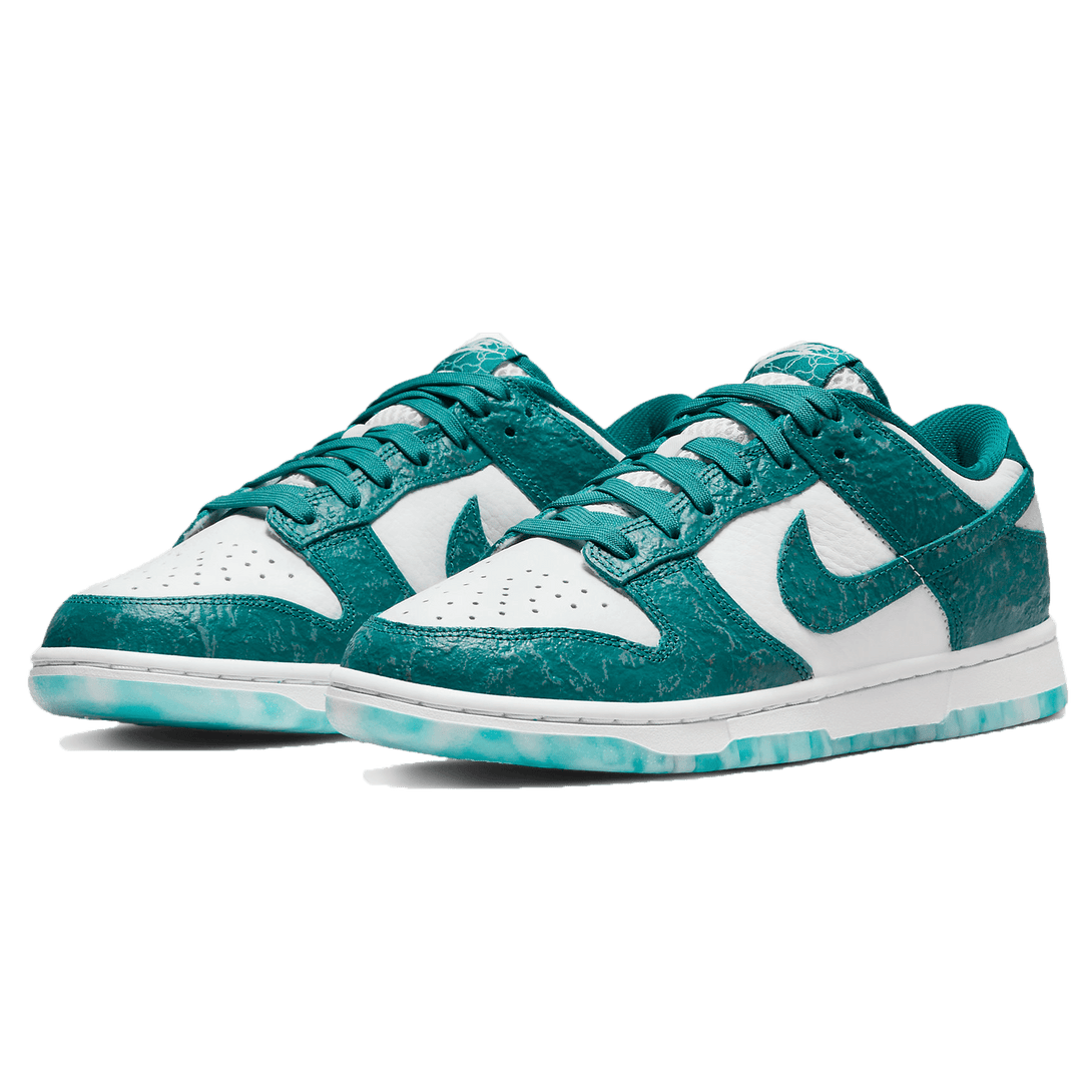 Nike Dunk Low Wmns 'Ocean'- Streetwear Fashion - helmiss.com