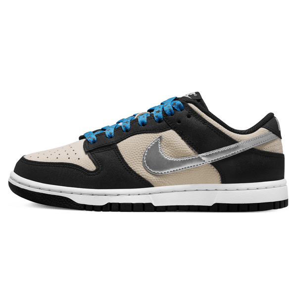 Nike Dunk Low Wmns 'Starry Laces'- Streetwear Fashion - helmiss.com