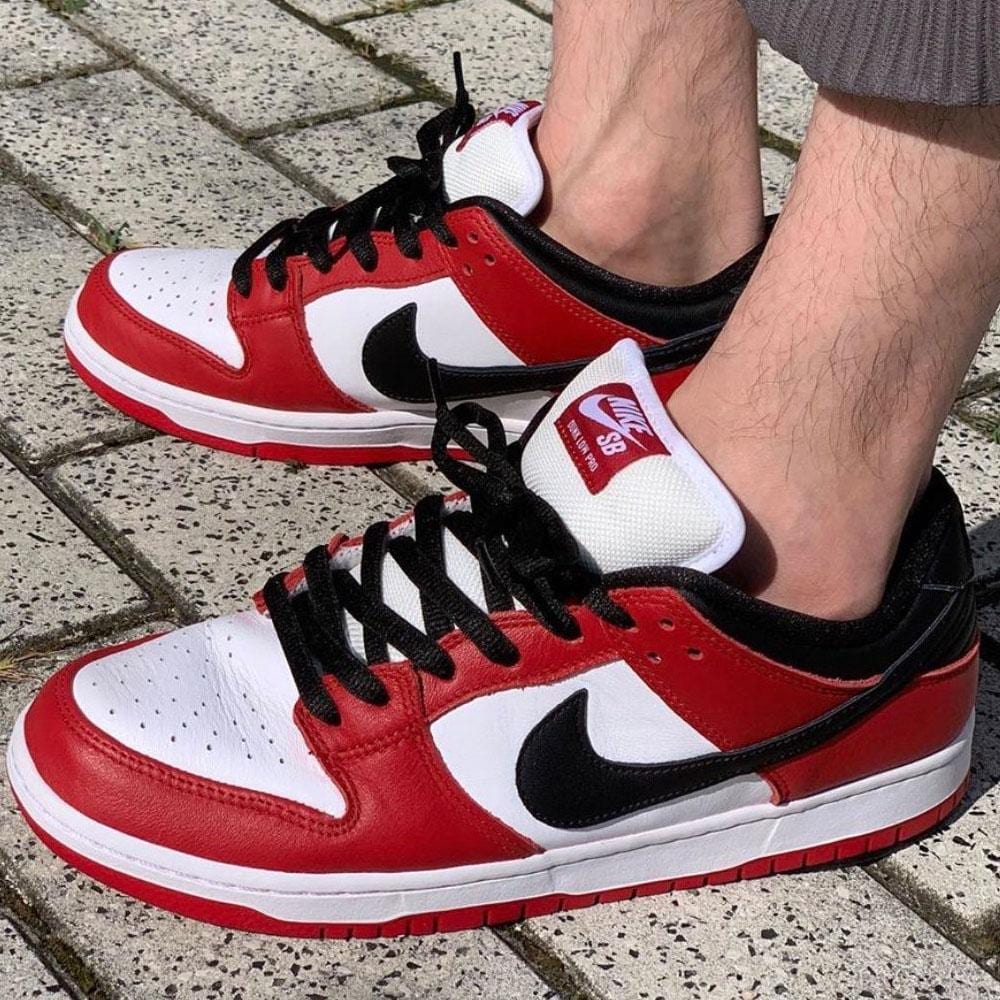 Nike SB Dunk Low Chicago- Streetwear Fashion - helmiss.com