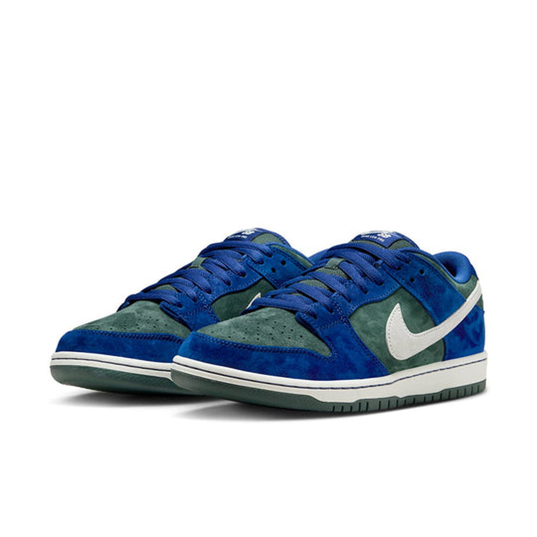 Nike SB Dunk Low 'Deep Royal Blue'- Streetwear Fashion - helmiss.com