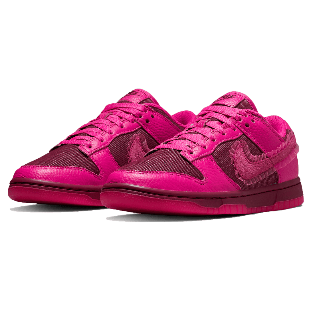 Nike Wmns Dunk Low 'Valentine's Day'- Streetwear Fashion - helmiss.com