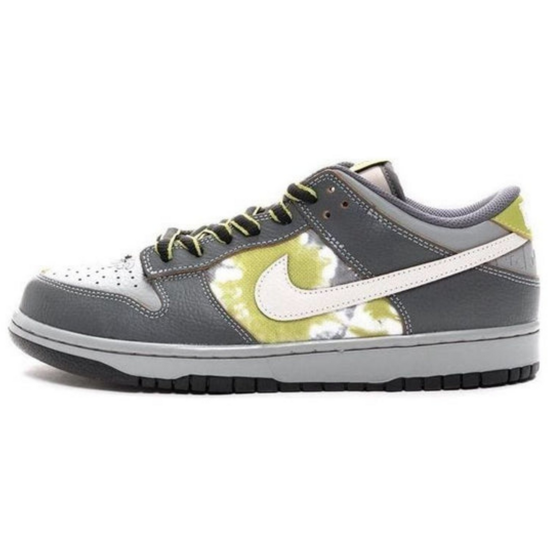 Nike x HUF SB Dunk Low 'Wait, What!?' Friends & Family- Streetwear Fashion - helmiss.com