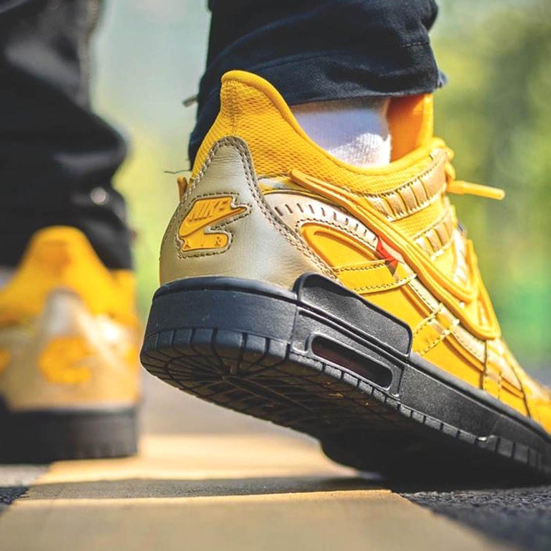 Off-White x Nike Air Rubber Dunk 'University Gold'- Streetwear Fashion - helmiss.com