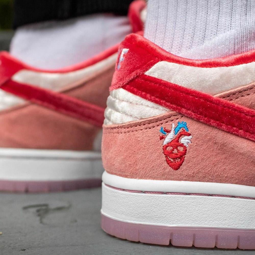 StrangeLove x Nike Dunk Low SB 'Valentine's Day'- Streetwear Fashion - helmiss.com